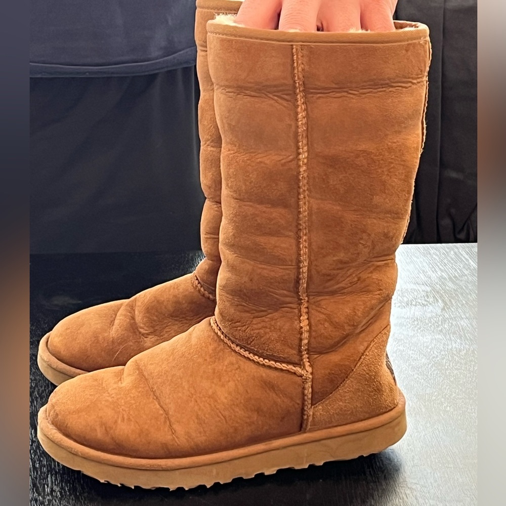 Super Cute Ugg Boots! Size 7